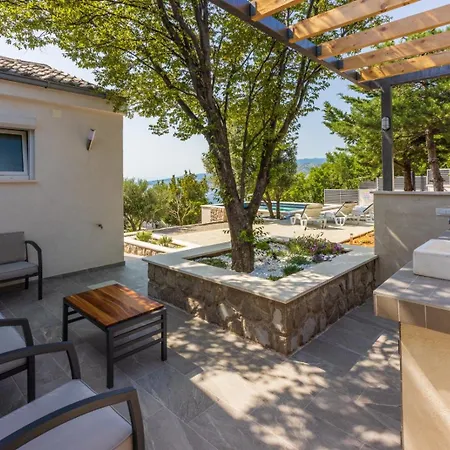 Mala Kuca Villa Klenovica